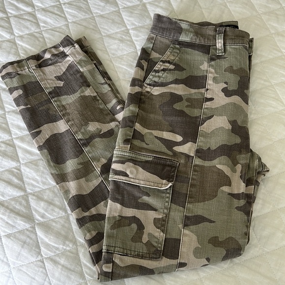 J Crew Cropped Cargo Camo Pants - Picture 6 of 7